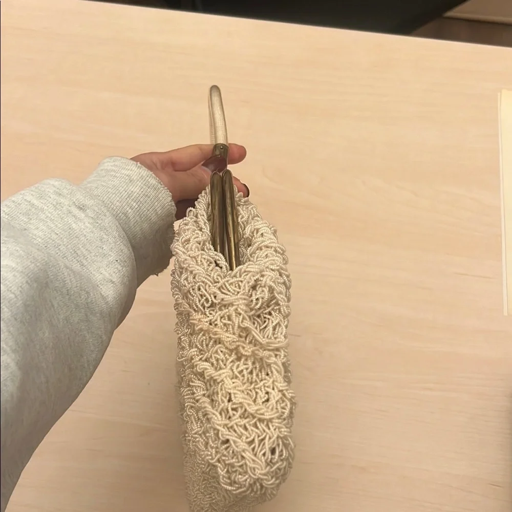 Elegant Beige Handbag - Picture 2 of 5